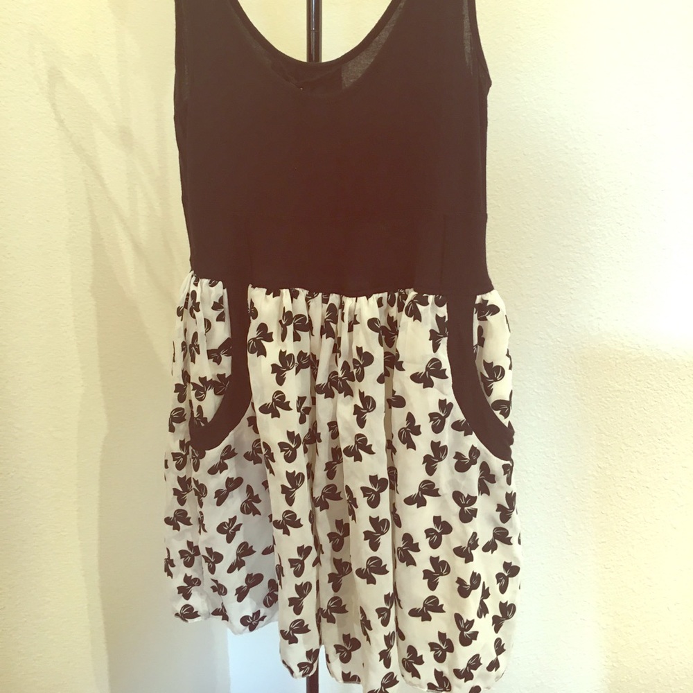 Cute causal black with cream dress.